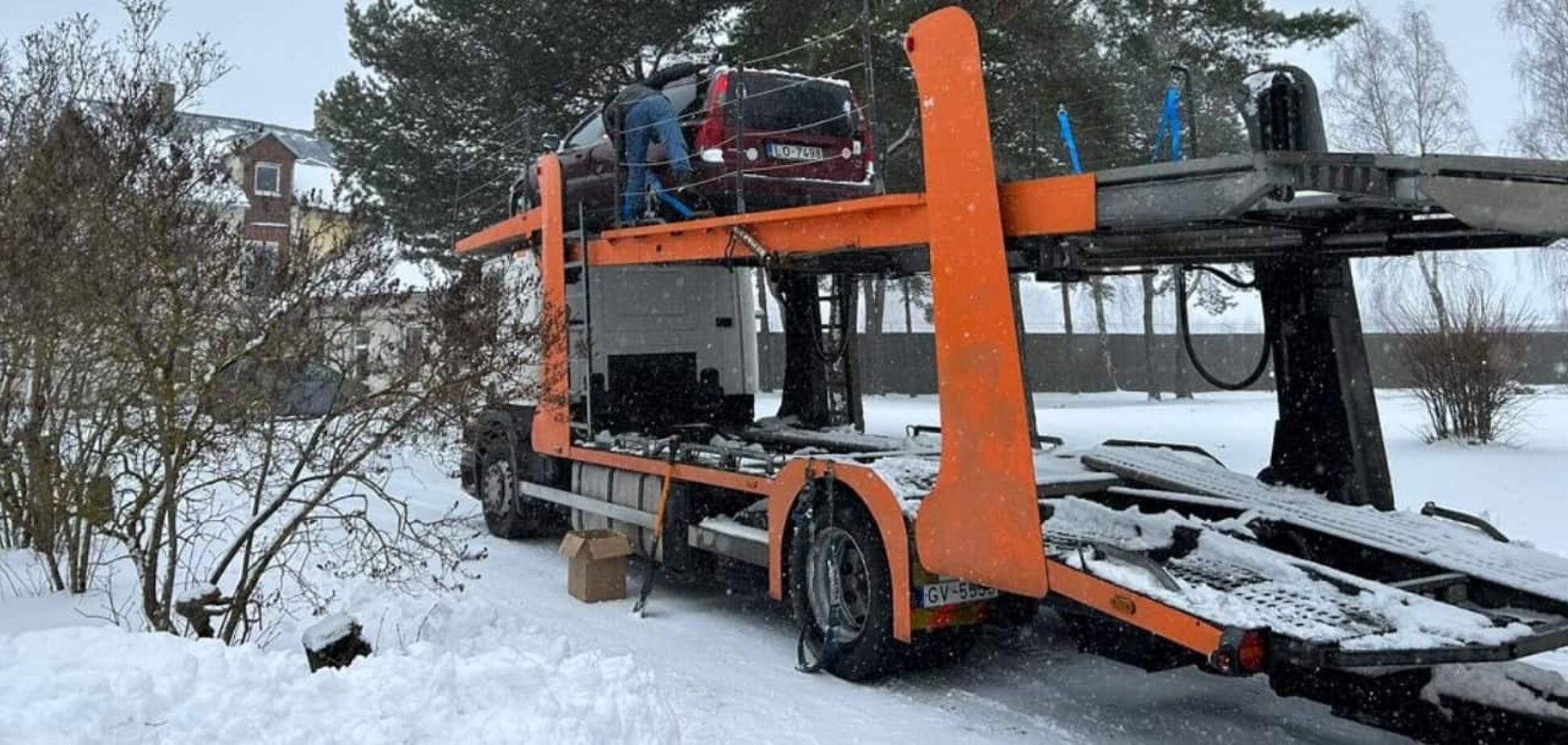 Латвия передала Украине 612 конфискованных авто: как такое стало возможным