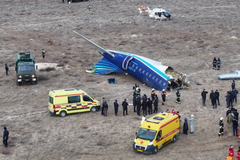 В авиакатастрофе самолета, летевшего из Баку в Грозный, погибли 38 человек: власти Казахстана назначат экспертизу