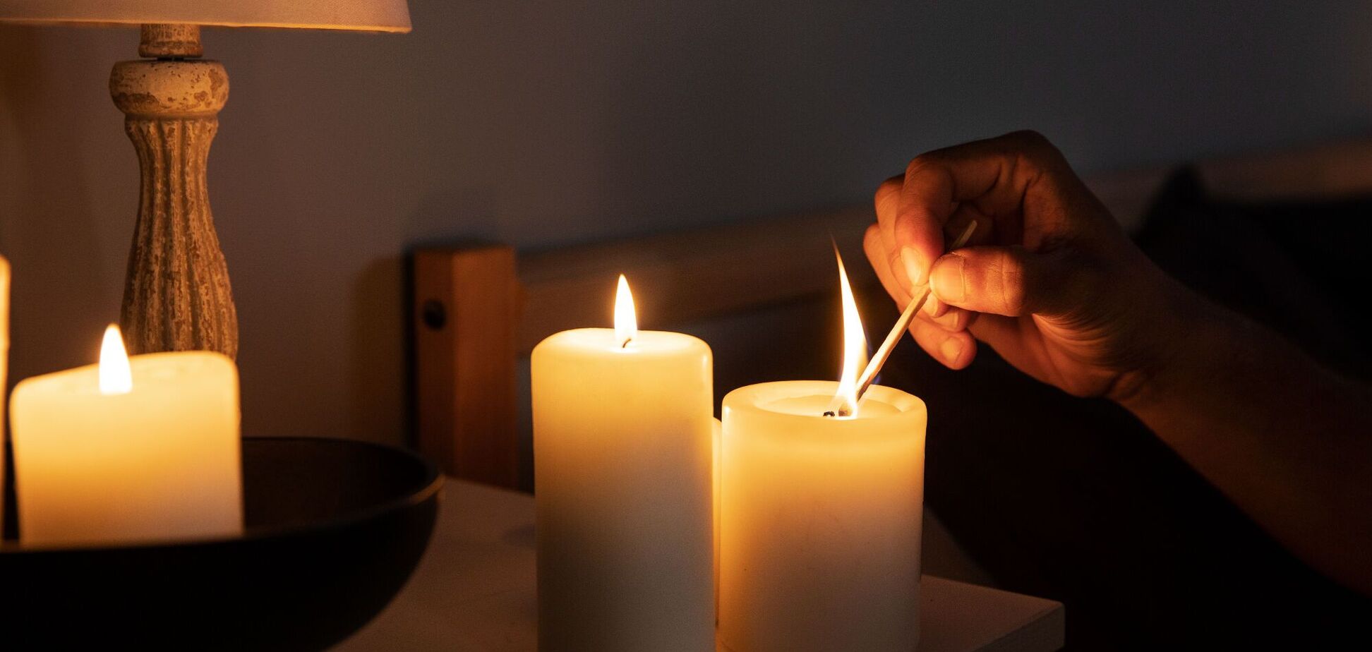 Свечи как иллюстрация к отключениям электроэнергии