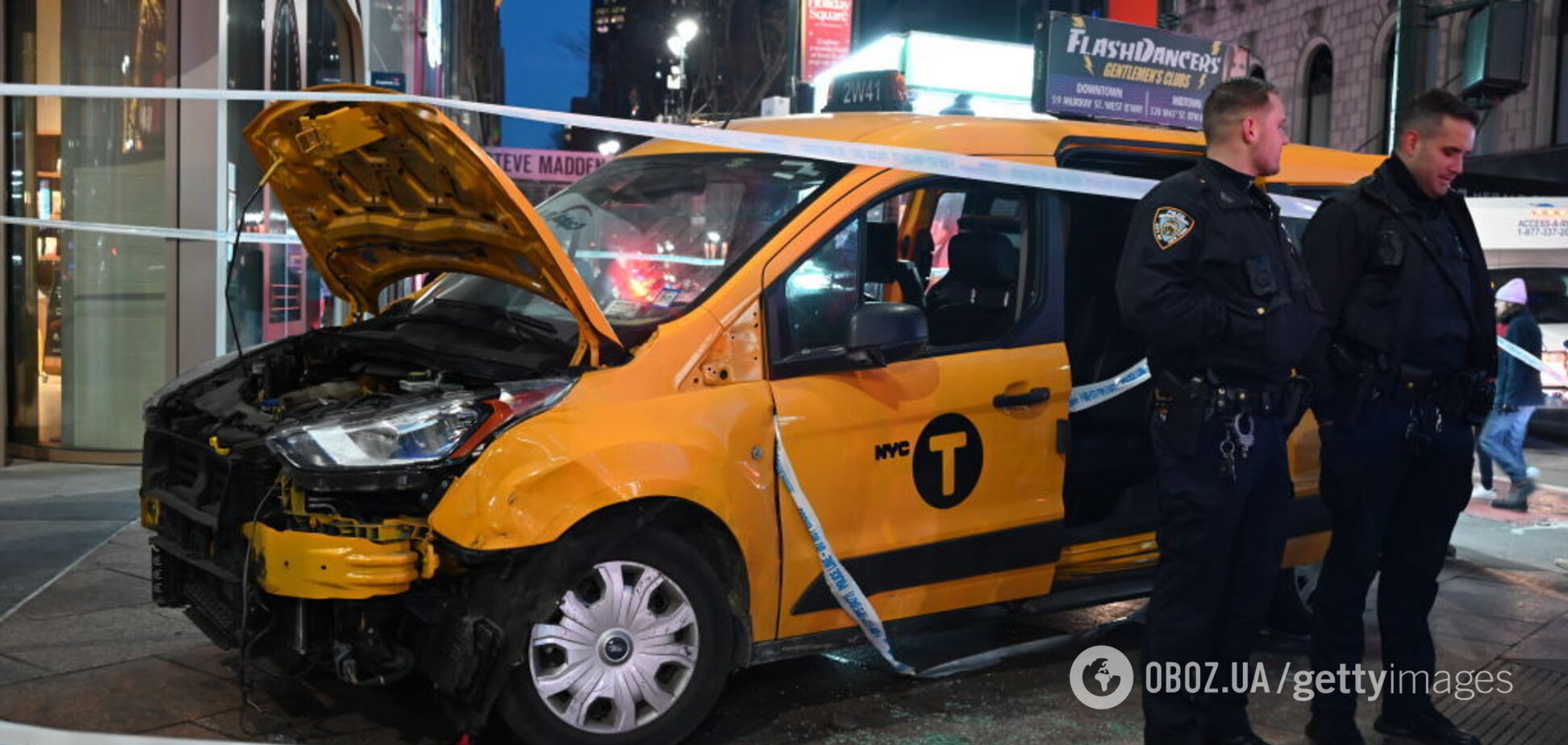 У Нью-Йорку таксі в'їхало в натовп пішоходів: постраждали щонайменше шестеро людей. Фото