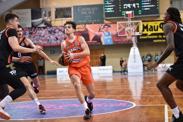 'Кривбас' переміг 'Черкаські Мавпи' в матчі Суперліги Favbet
