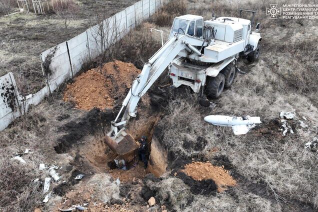 В Харькове обезвредили российскую крылатую ракету Х-59, которая не разорвалась во время предварительных обстрелов. Фото