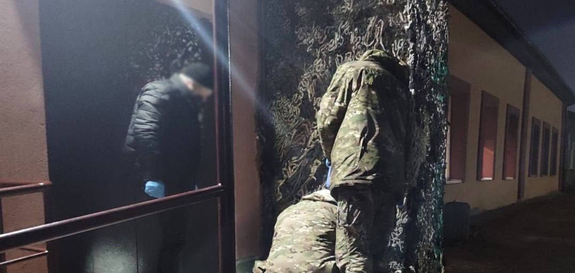 СБУ и Нацполиция задержали агентов российских спецслужб, подорвавших взрывчатку возле здания ТЦК на Житомирщине. Фото и видео