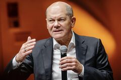 'Время для мира еще не наступило': Шольц после встречи европейских лидеров в Париже заговорил о миротворцах в Украине