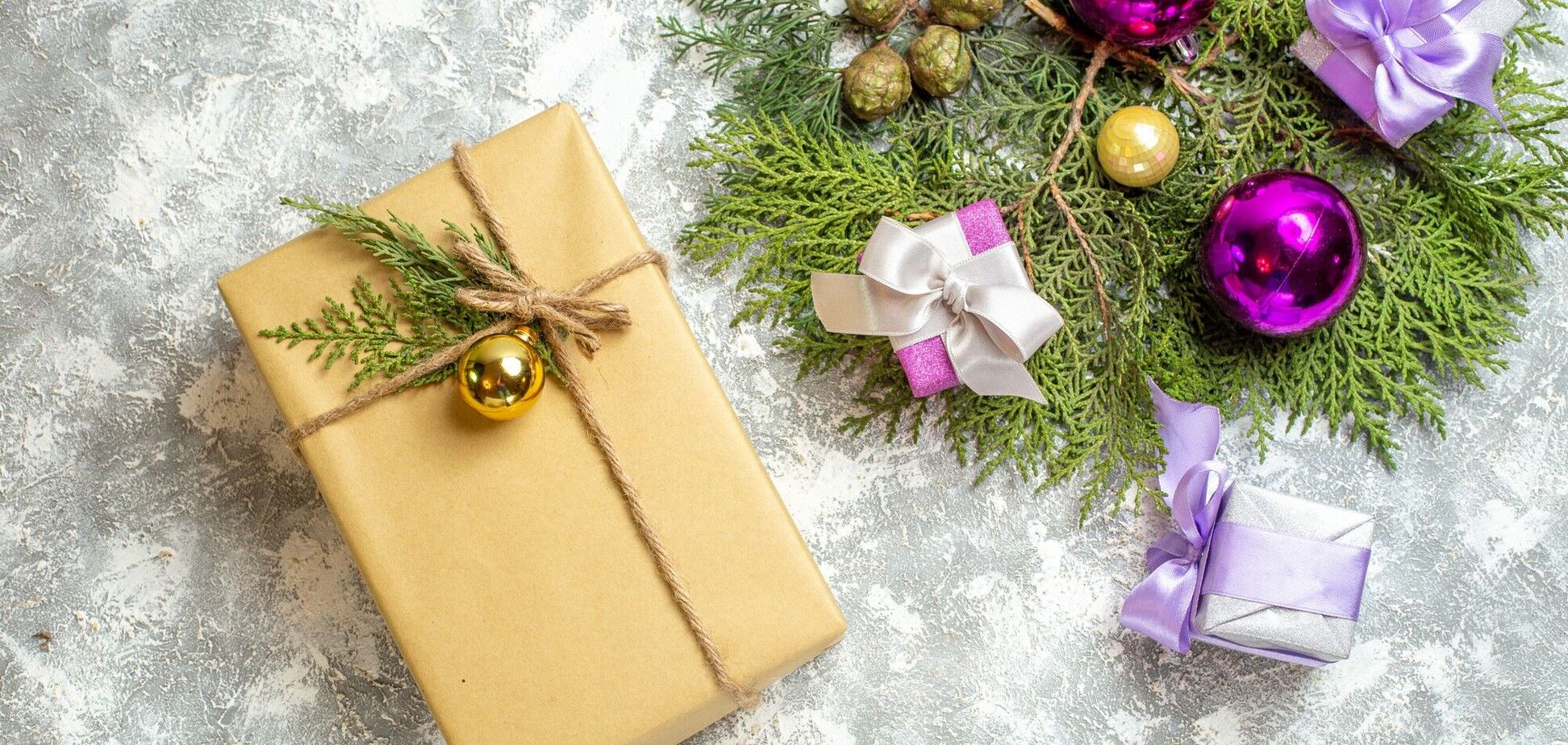 Що подарувати на Новий рік: універсальні варіанти для коханих, рідних і друзів