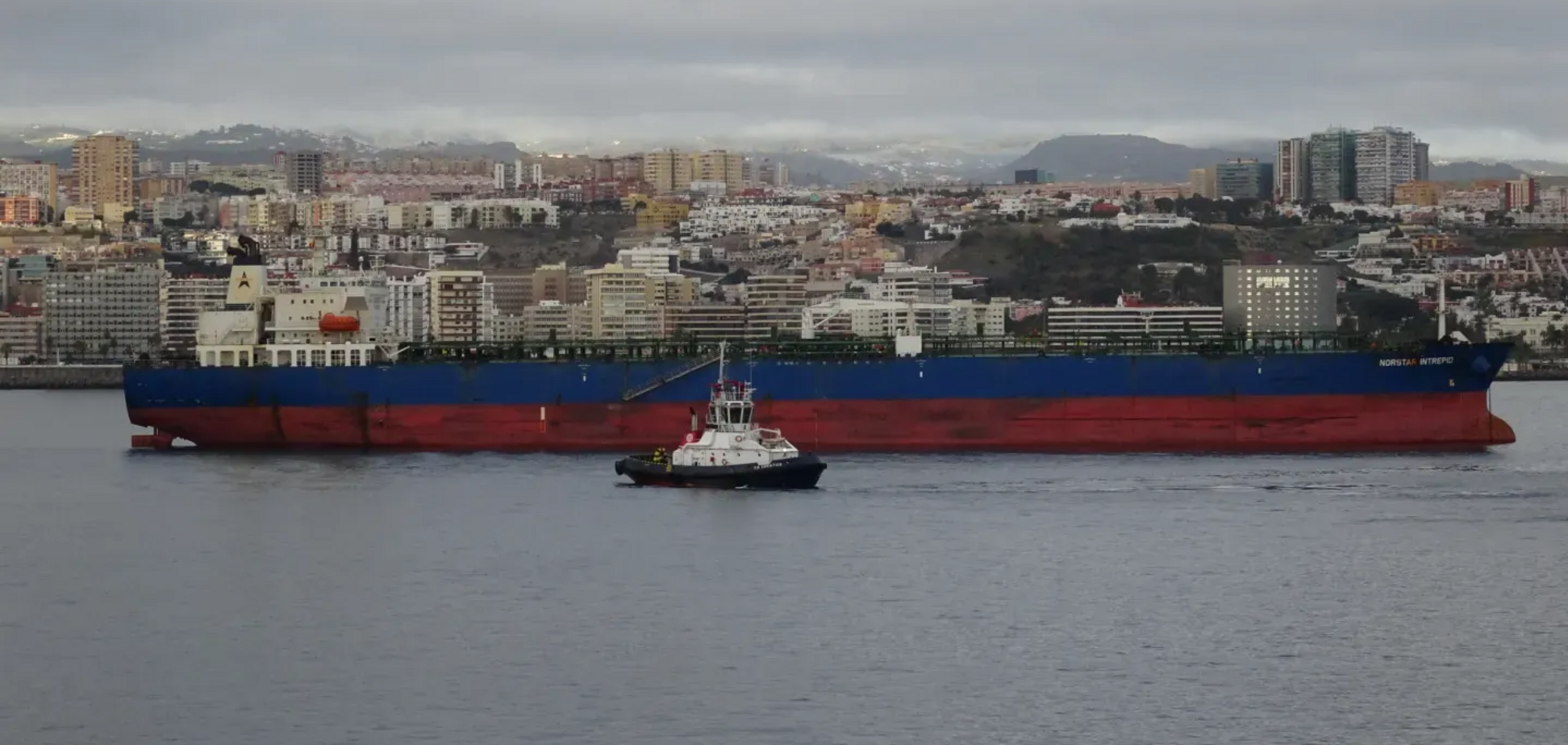 Танкер Eagle S, перевозящий российскую нефть