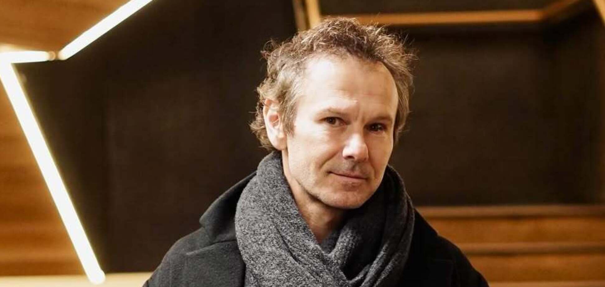 Святослав Вакарчук показав рідкісне фото з мамою та розсекретив, що заповідав йому батько перед смертю