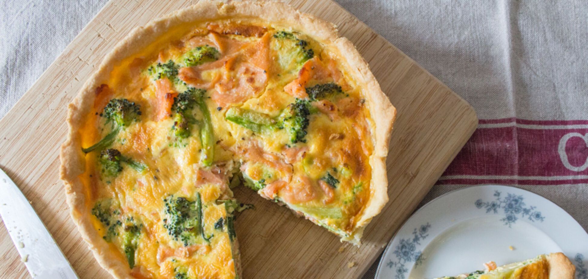 Киш с красной рыбой на хрустящем тесте: как приготовить вкусное блюдо на обед