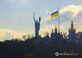 Две оценки Украине в конце третьего года войны