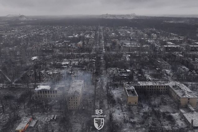 'Противник підсувається до основної шахти': український військовий розповів, що відбувається в Торецьку. Карта