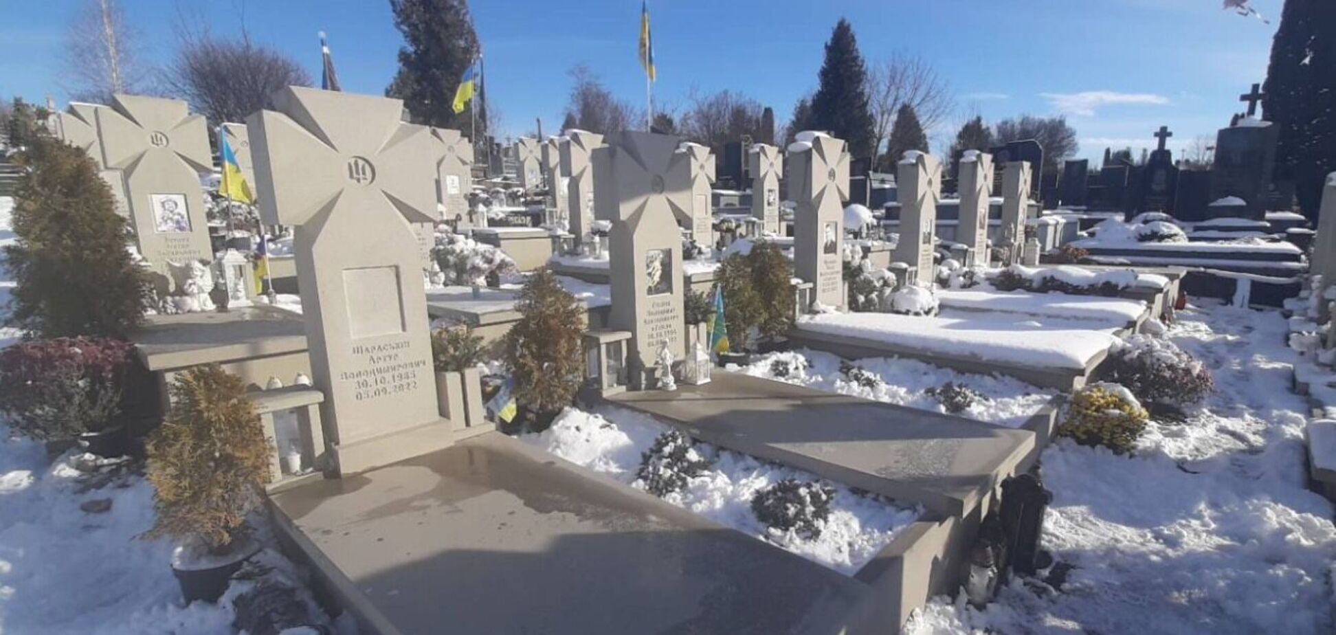 Пантеон героев Тернополя: почему возник скандал с памятниками и где правда. Фото