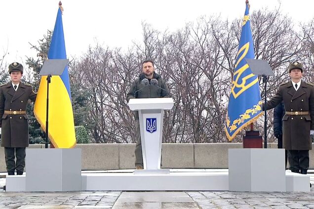 'Ми знаємо, хто наші Герої': Зеленський привітав воїнів ЗСУ зі святом і відзначив їхній подвиг у війні. Відео