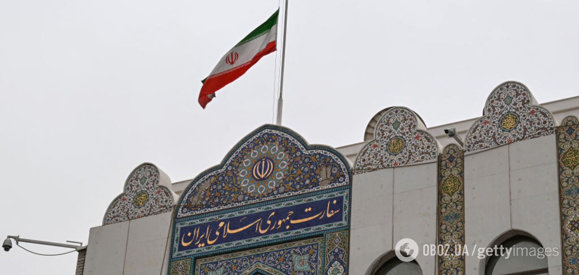 Иран начал эвакуацию из Сирии своих дипломатов и военных: что происходит