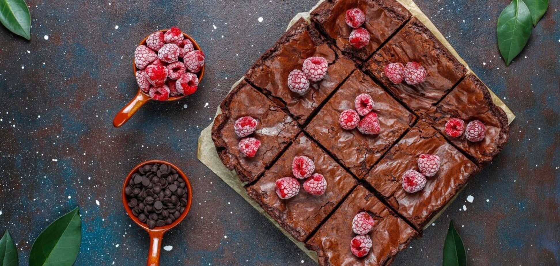 Полезный брауни без муки и сахара: из чего сделать основу для популярного десерта