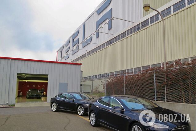 Калифорния подала иск в суд на заводы Илона Маска Tesla: что происходит