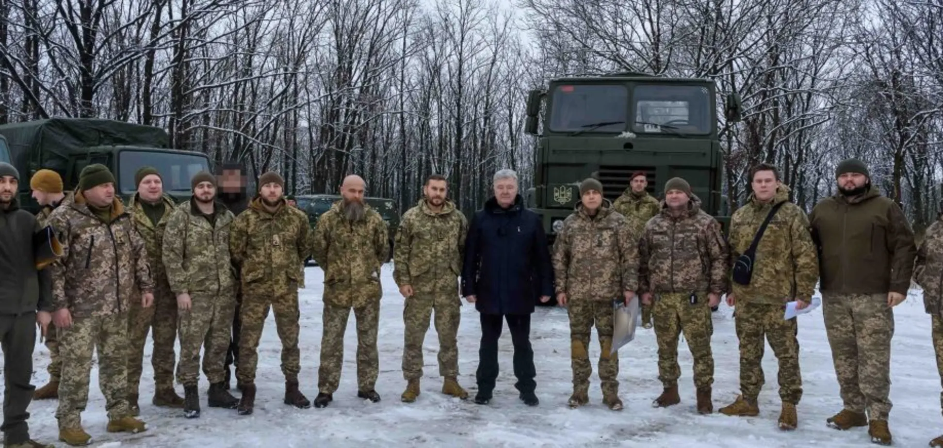 Военные на фронте получили новую партию оружия и техники от Порошенко. Фото