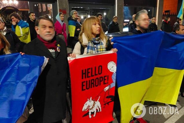 Украинцы в Милане устроили протест против показа фильма российских пропагандистов. Фото