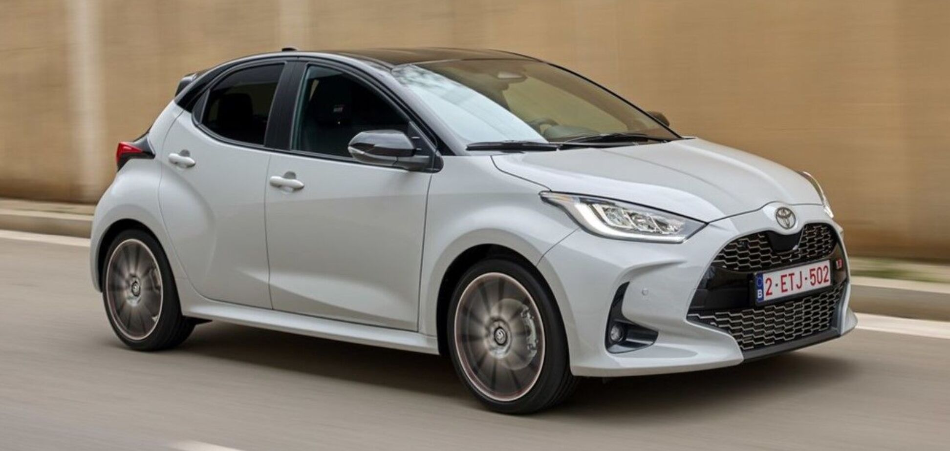 Toyota Yaris Hybrid 130