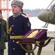 'Она летать умеет?' Путин подарил икону командованию военной авиации РФ после потери семи самолетов за неделю: сеть разразилась шутками