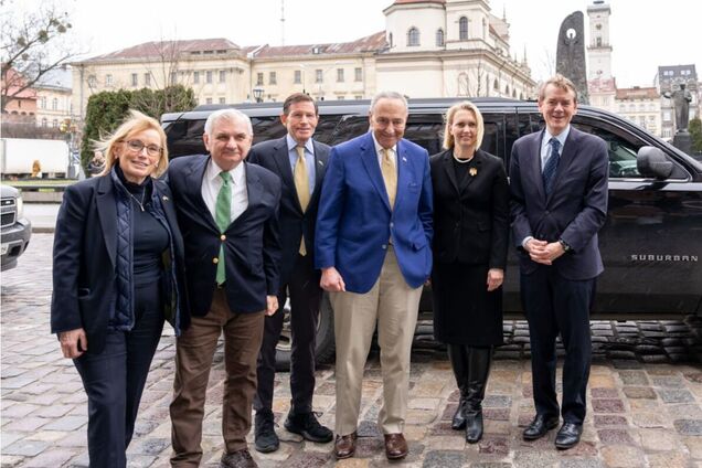 'Америка вместе с украинским народом': лидер большинства в Сенате США прибыл с визитом в Украину. Фото