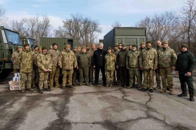 Порошенко усиливает бригады Сухопутных войск: защитники получили FPV-дроны, Mavic, грузовики, шины и необходимое снаряжение