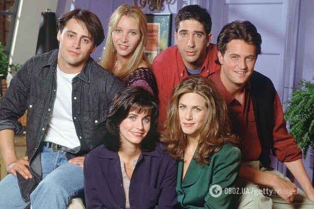 'Родители Фиби – близнецы'? Как выглядят мама и папа звезд 'Друзей' и почему фанаты сочувствуют Дженнифер Энистон