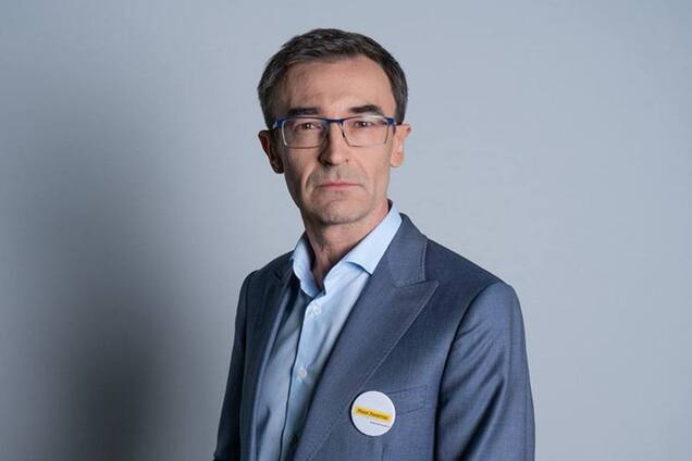 'Ми не можемо говорити, їм 'прилітало'. Ведучий Олег Панюта обурив, як окупанти тероризують його батьків у Криму