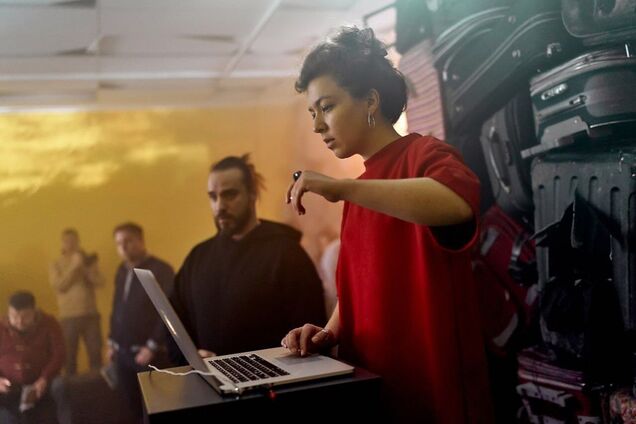 Композиторка Шлябанська розповіла про саундінсталяцію виставки 'Голоси' у мультимедійному просторі музею 'Голоси мирних' Фонду Ріната Ахметова