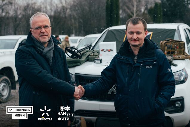 'Київстар' та 'Повернись живим' передали військовим обладнання для розмінування