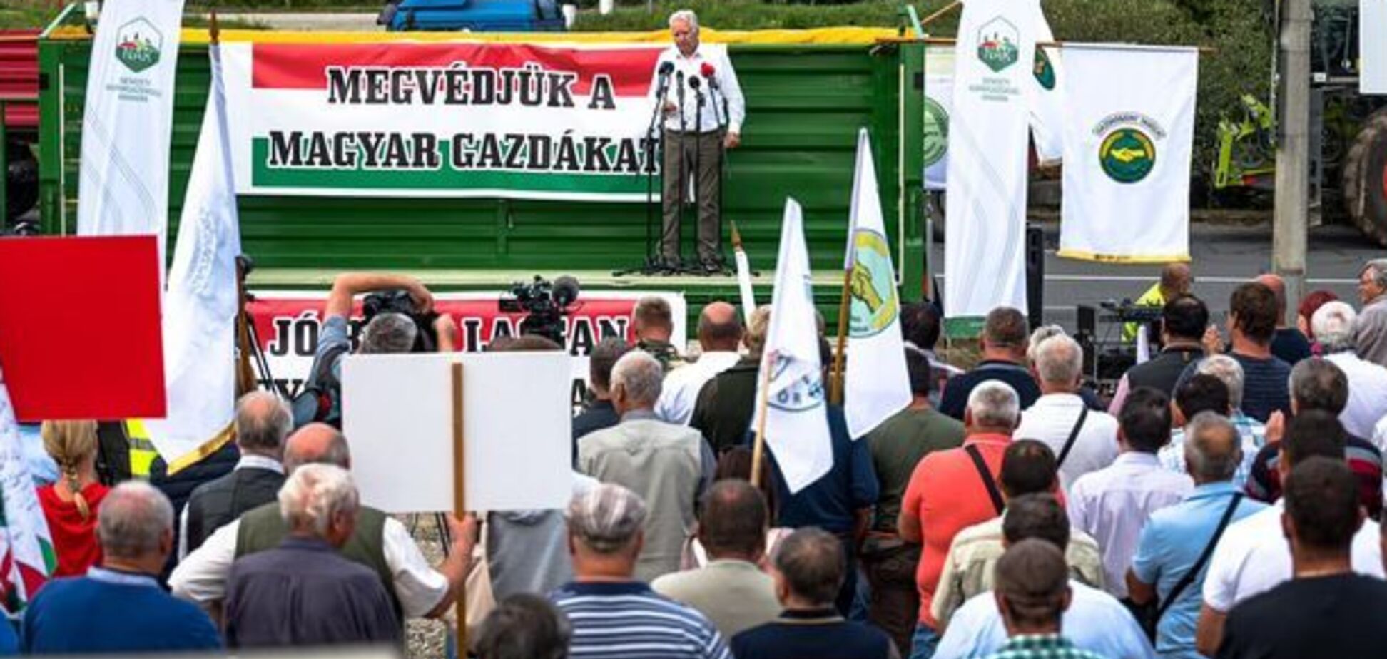 Угорські фермери анонсували нову акцію проти України: не хочуть напливу продуктів 