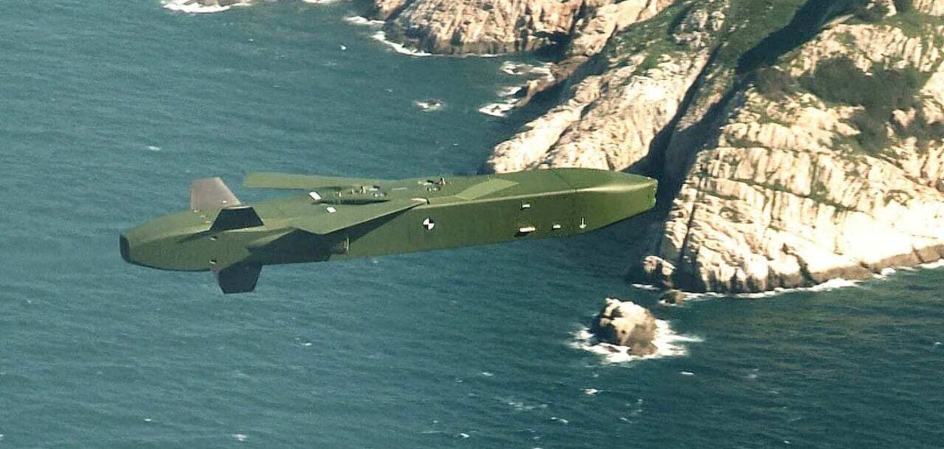 Ракета TAURUS KEPD 350 входит в цель.