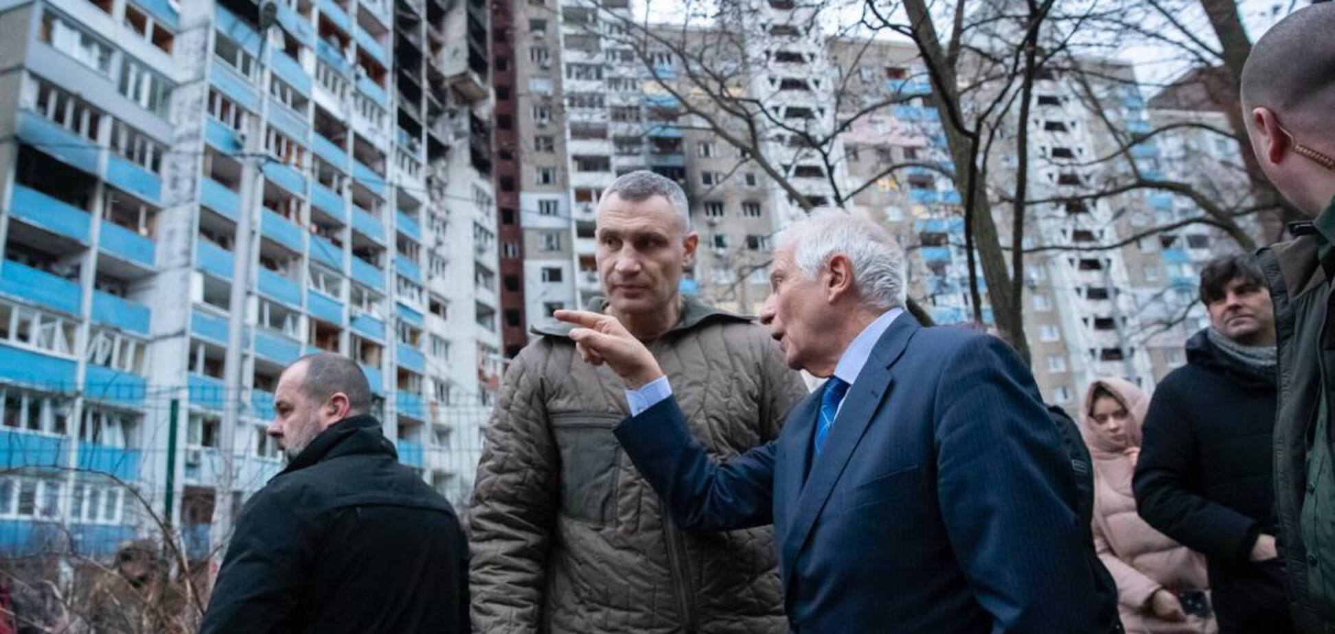 Погибли 4 человека и почти 40 пострадали: Кличко показал Боррелю последствия утренней российской атаки на Киев