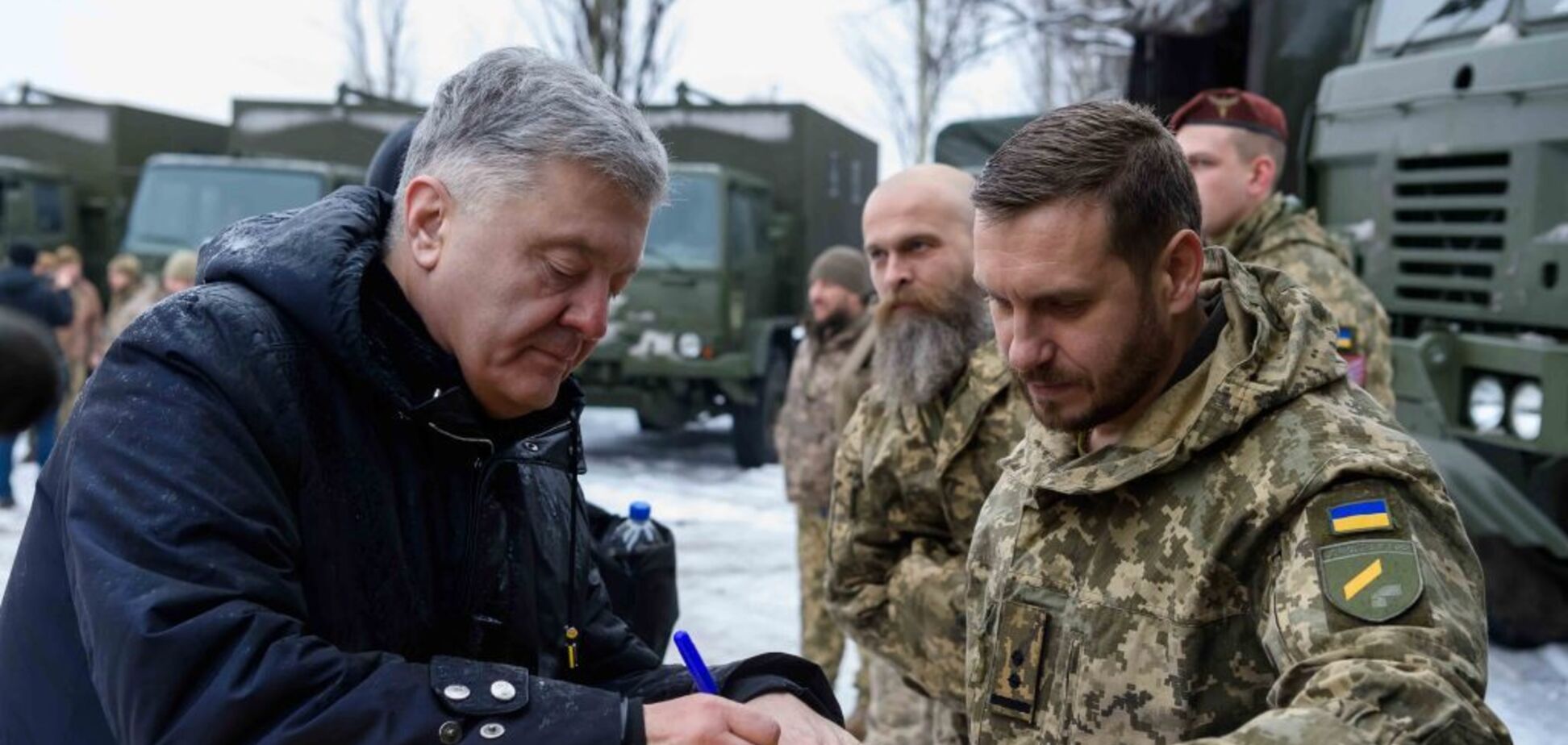 Мы выходим 'на Майдан' между Покровском и Авдеевкой: Порошенко на фронте развенчал слухи и призвал к единству