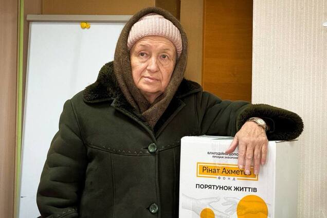 В Днепре оказали помощь переселенцам из Бахмутского района от Фонда Рината Ахметова