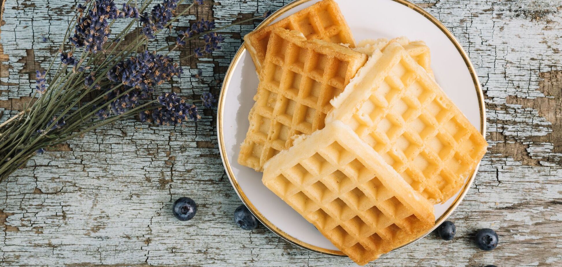 Вафлі з листкового тіста: як здивувати рідних простою стравою на сніданок