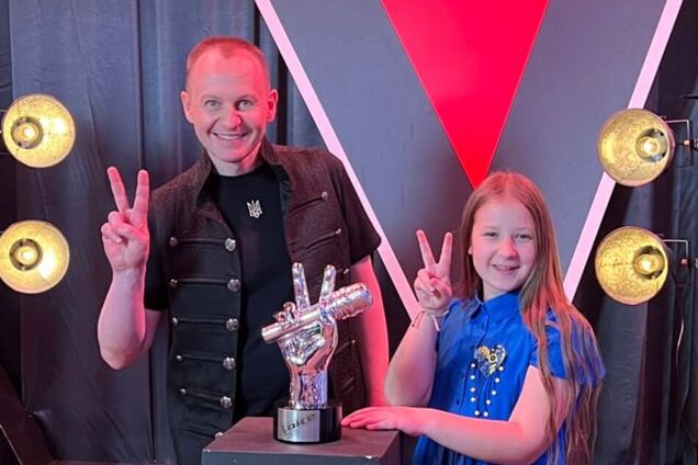 Дочь победителя 'Шанса' Павла Табакова развернула все кресла жюри польского 'Голоса страны'. Видео