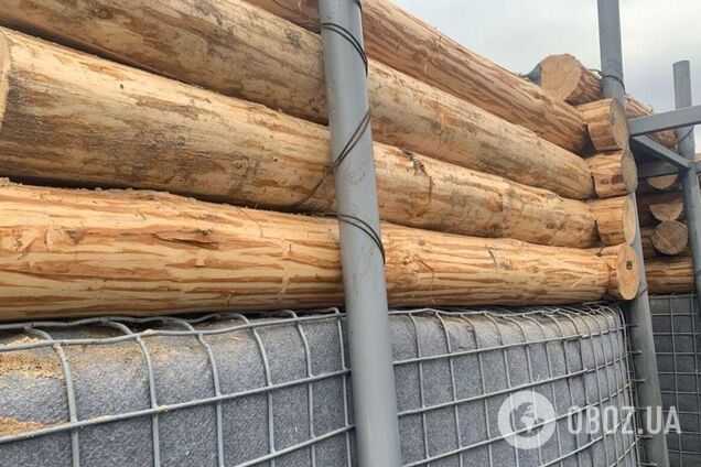 Невзрывные заграждения и ВОПы: на севере Ровенщины строят новые фортификации. Фото