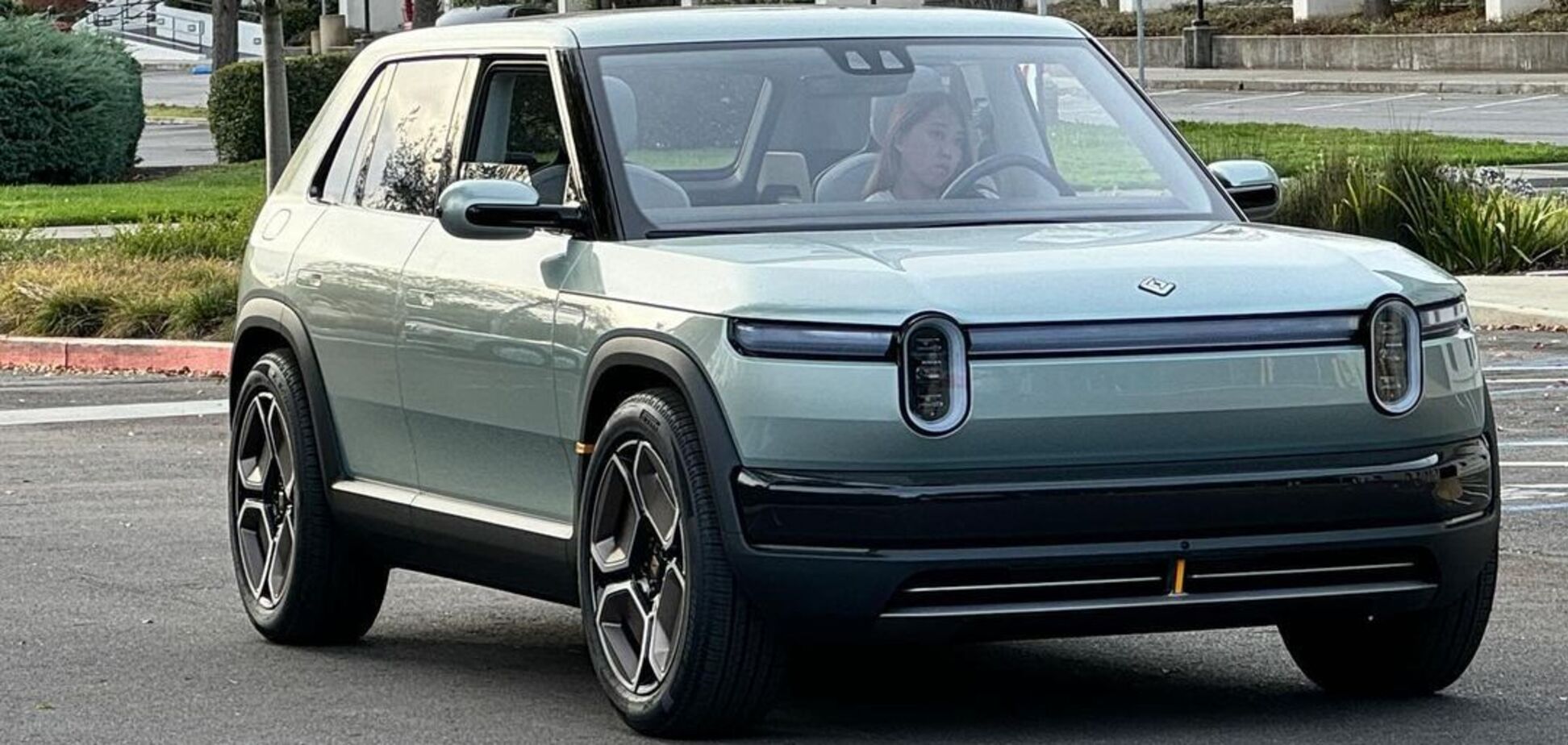 Rivian R3