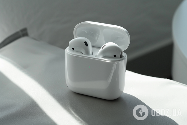 Як правильно почистити навушники AirPods: експерти дали поради