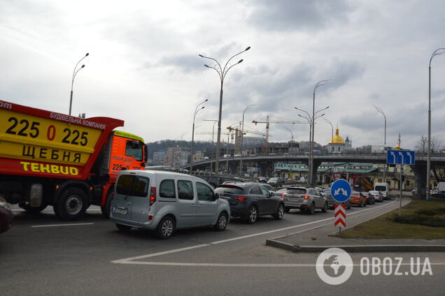 В Киеве утром возникло несколько больших пробок