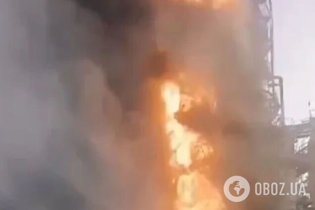 У Росії пожежу на ураженому дронами НПЗ гасили майже добу