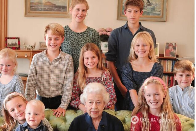 На портрете покойной Елизаветы II с детьми и внуками также нашли следы фотошопа