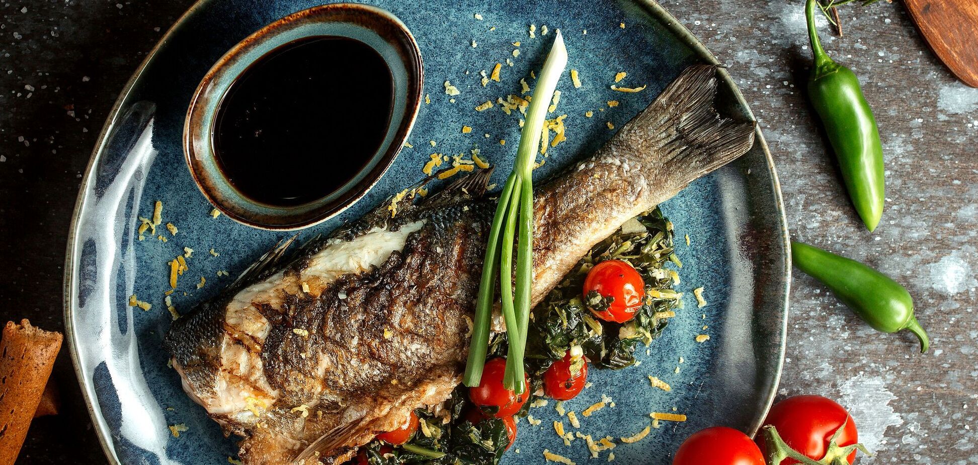 Как вкусно приготовить полезную рыбу с овощами: простой рецепт дорадо 