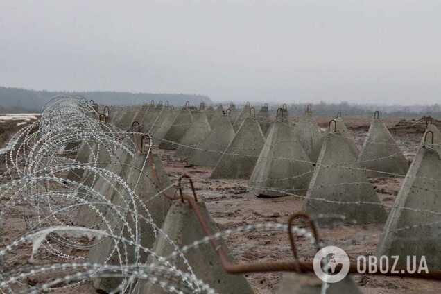 Система инженерных заграждений и опорных пунктов: в Генштабе показали строительство фортификаций на Черниговщине. Фото