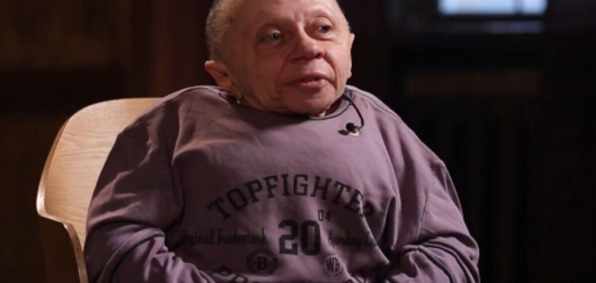 'Зі зруйнованої квартири мене винесли на руках': киянин з інвалідністю довірив свою історію музею 'Голоси мирних' Фонду Ріната Ахметова