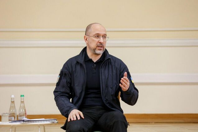 Кто в руководстве Кабмина получает самую высокую зарплату