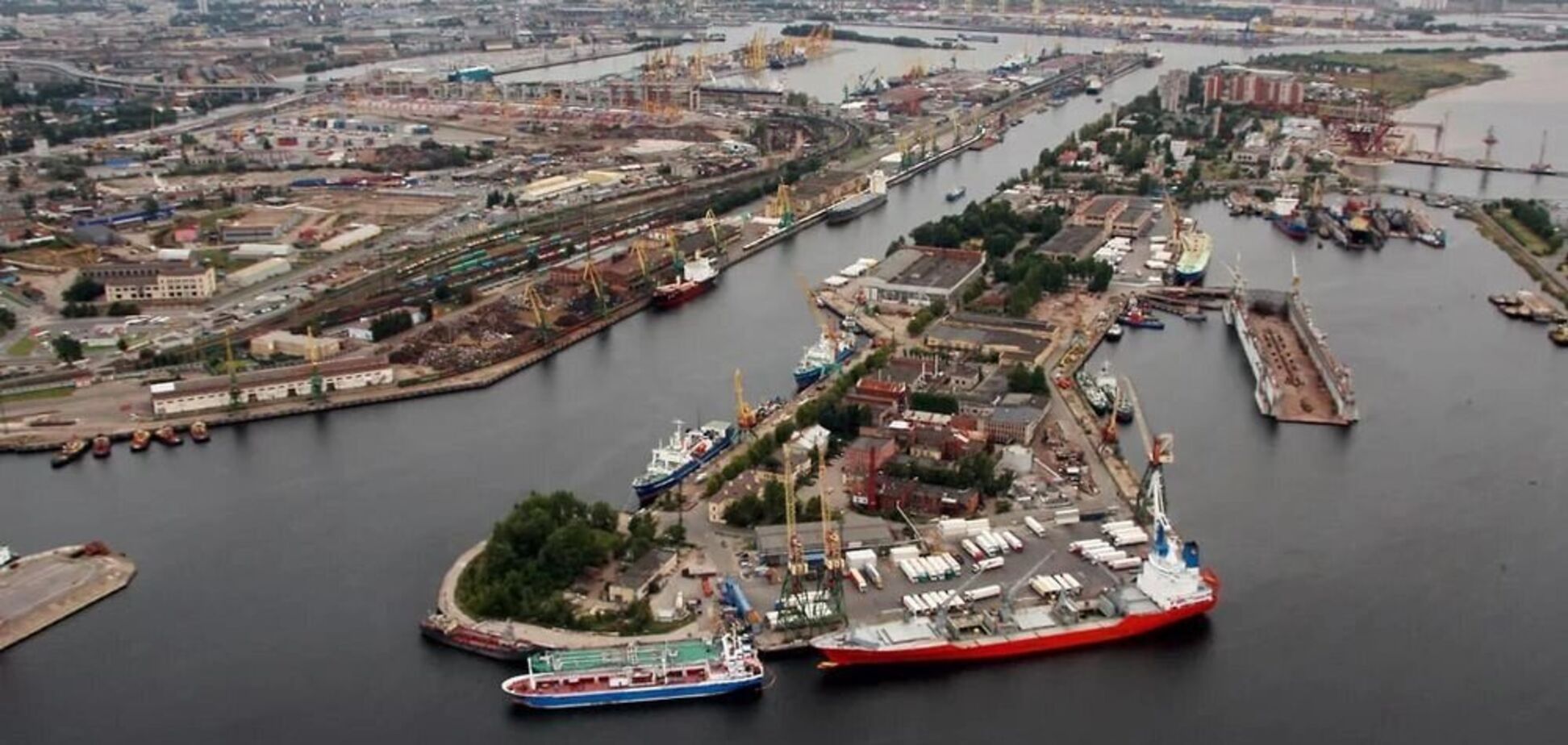 Бояться 'бавовни': порт у Санкт-Петербурзі припинив перевалку селітри, з'явились подробиці 
