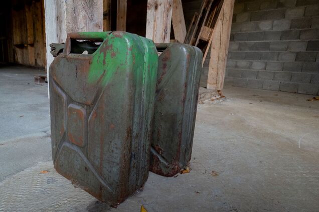 АЗС 'відпустили' ціни на бензин