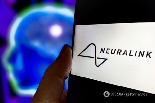 Передвигает фигуры на экране силой мысли: Neuralink показала, как первый пациент с мозговым чипом играет в шахматы. Видео