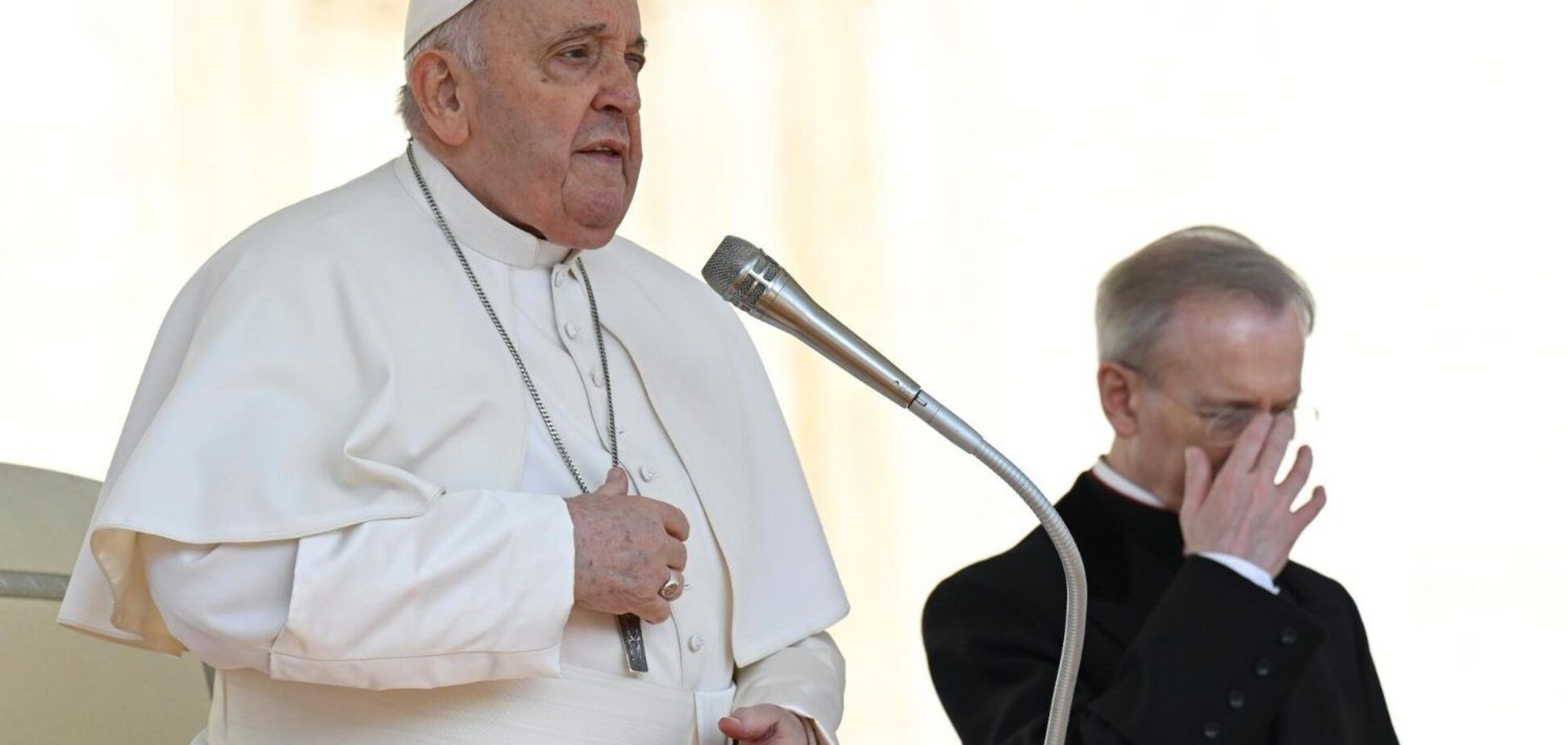Папа Римський зробив нову заяву про війну: закликав до переговорів, проте 'білий прапор' не згадав